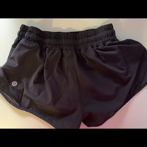 lululemon Hotty Hot Shorts II 2.5”